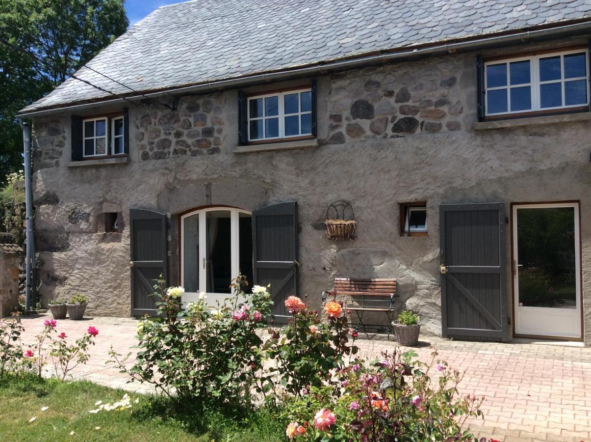 Chambre D'Hotes Grange De La Bastide Laveissiere Bagian luar foto